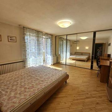 Продам 2х квартиру 58м2, низ пр. Поля, кирпичный дом, закрытый двор.