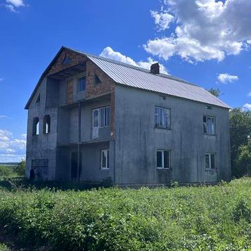 Будинок 198 м² на 1,3 га землі з озером | 20 км від Самбора