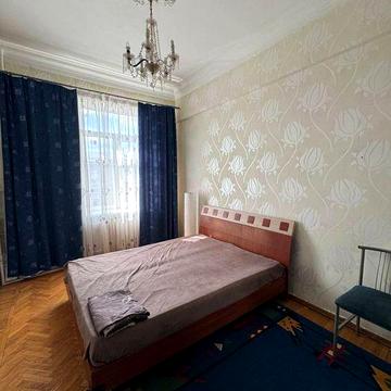 Сдам 2 кв центр м Конституции дом со Щпилем