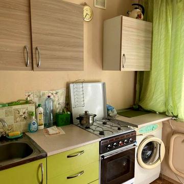 Продам 2 к кв 4/5 эт, Валентиновская 27А, у порога метро Студенческая