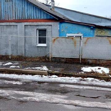 Продам 1/2 частину будинку  неподалік від суду!