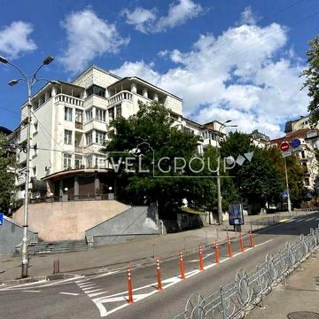 Продам 2 -к сталінка під ремонт в центрі Києва вул.Круглоуніверситетська 2/1 метро Хрещатик, поруч Бесарабка