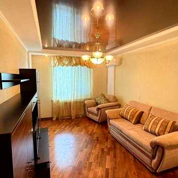 Вул.Шамо 14. Квартира з ремонтом! м Лівобережна.