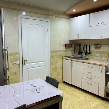 Сдам 2 ком квартиру в самом центре