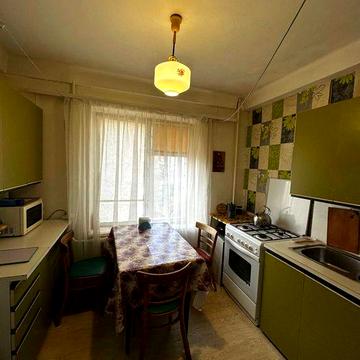 Продаж трикімнатної квартири Правий берег
