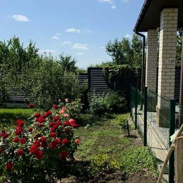 Продам современный двухэтажный дом в Чугуеве, тихий центр