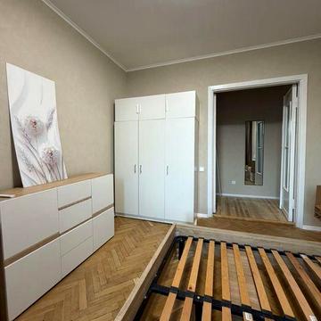 Здається 2к квартира  на Михновського
