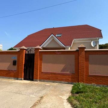 Продається будинок в парковій зоні