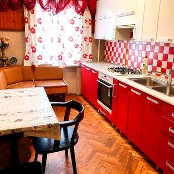 4-кімнатна квартира 83,4 м², Львів, вул. Шафарика,, парк Погулянка