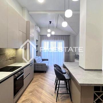 Продам 2к квартиру-пентхауз з новим дизайнерським ремонтом