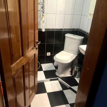 Продам квартиру теплую не угловую