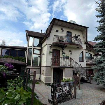 Будинок/приватний комплекс на березі Дніпра, Осокорки