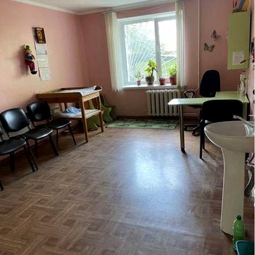 Продаж 2-кімнатної квартири з фасадним входом — район Польова