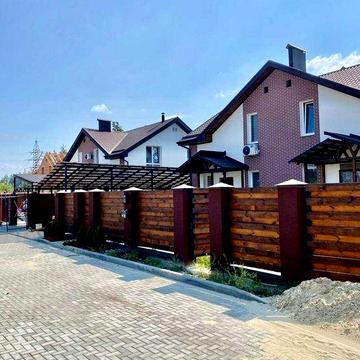 Цегляний дуплекс 126 м.кв. біля соснового лісу
