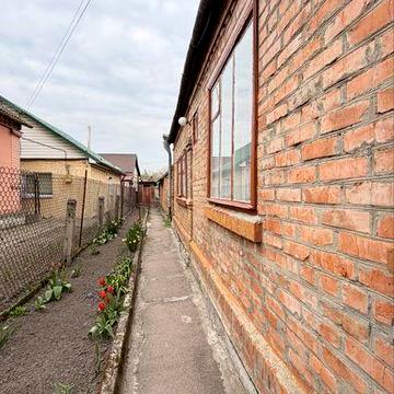 Продається окремий будинок в районі ЗАГСу зі зручностями