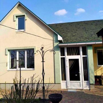 Гостьовий будинок з теплими полами поряд з міським пляжем