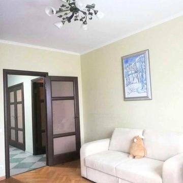 Продам 3-х кiмнатну квартиру, Липки, вул.Шовковична