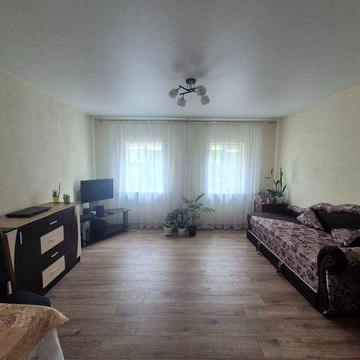 Продам частину житлового будинку з окремим входом (виділена в натурі) у центрі м. Малин, вул. Шевченка