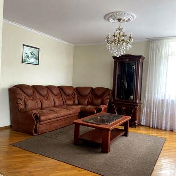 Продам 3к.поверх 3 м. Київ метро Житомирська 1хв.пішки вул. Ореста Васкули до метро Академмістечко 10хв.пішки