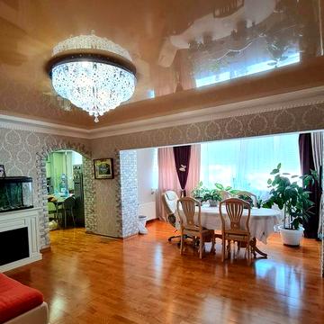 Простора 2-кімнатна квартира 72 м² у центрі міста