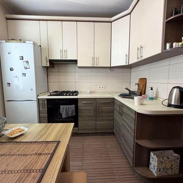 У продажу 2 кк ,на Новобузькій,54 квадрата