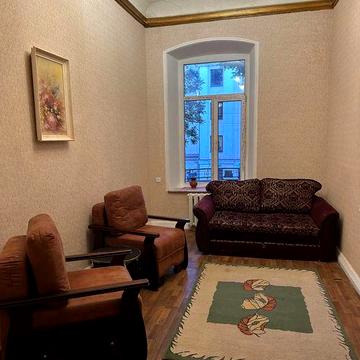 Сдам для одного человека 32 м+ своя кухня ул.Осипова 22/Успенская