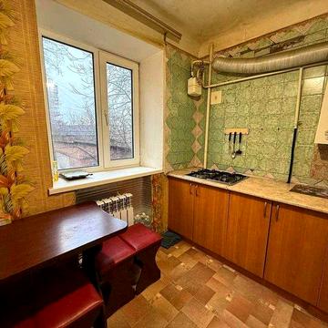 Продаж 2-кімнатної квартири по вул. Петропавлівська (ЦЕНТР)