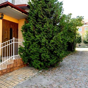 Ексклюзивна квартира в Центі Умані 82м + 40м підвал!