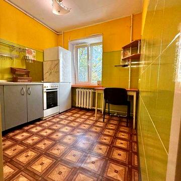Продам двокімнану квартиру, Вінстона Черчеля 20, перший поверх, Дніпровський р-н.