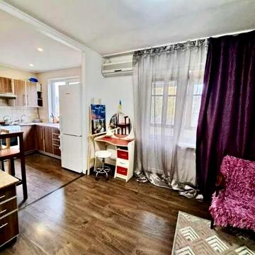 Продам 2- комнатную квартиру,45м2 ,5/5 на ул. Деревянко, м. 23 Августа , AC