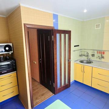 Продам 3 кім + гараж +кладовкавул.Военбуд