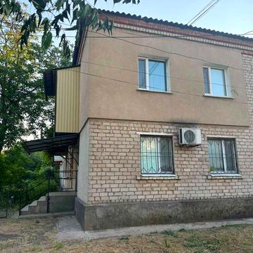 Продаж 3-кімнатної квартири, вул. Центральна, 64 (м-р Сонячний)