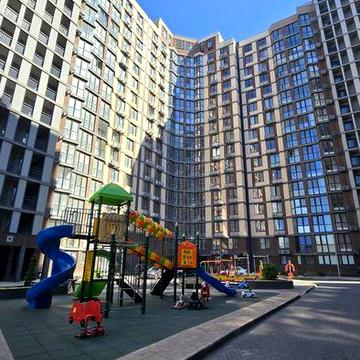 Самая низкая цена !  ЖК "Прохоровский квартал" Сданный дом Продам квартиру 45 кв.м. Высокий  1 этаж Застеклённая лоджия ЖК Прохоровский квартал