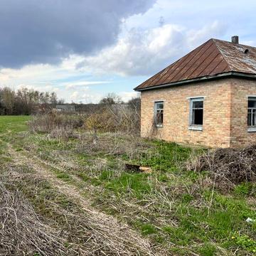 Будинок в Броварському районі в селі Мокрець під відновлення