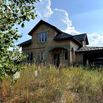 Будинок у Макарові, 212 м2, 15 соток