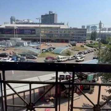 Дворец Спорта вид с балкона метро практически под домом улица Шота Руставели 15Б Царский дом высокие потолки закрытый дворик