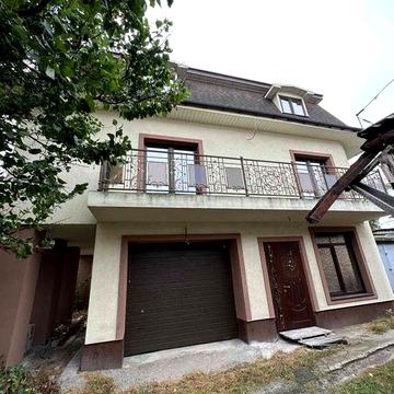 Продаж Будинку у Центрі