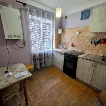 Продаж 2-кімнатної квартири на вул. Коновальця, 207, поверх 2 опалення індивідуальне