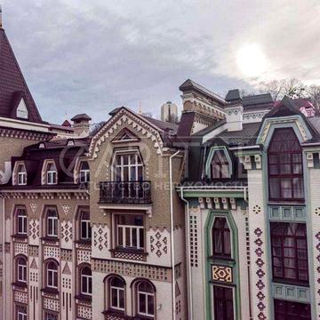 Воздвиженка | Простора 2к 75 м², стелі 3.3 м, мансарда | Воздвиженська 14