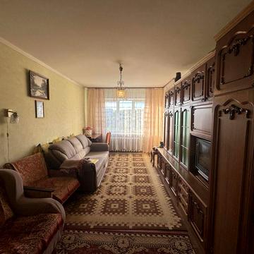 Продаж 3 кімнатна квартира вул. Миколайчука , ремонт, чешка, ближній центр.