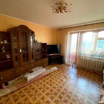 Продаж 3кімнатної квартири на Виставці