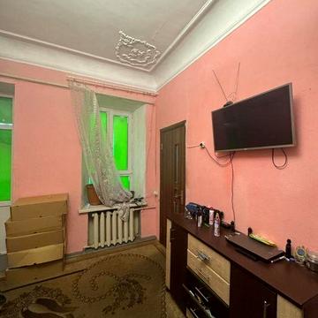 Продам 2-кімнатну квартиру на вул. Водопровідний (3-175-991)