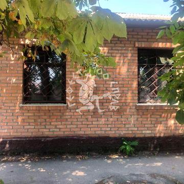 Продам частину будинку в центрі Окремий вхід та є в`їзд