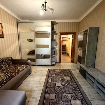 Продається квартира пр-т Льва Ландау 191, є підвал та окремий двір. БЕЗ КОМІСІЇ