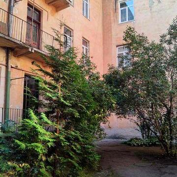 Продаж 2 кімнатна квартира вул. Ак. Кучера