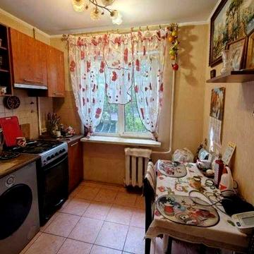 Продам 1-кімнатну квартиру на Черемушках —10-й квартал вул. Космонавтів, парк Марка Твена
