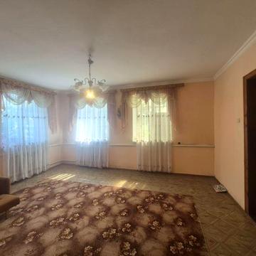 Продам гарний будинок в смт Стрижавка р-н центру