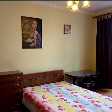 Лесі Українки бульв., 24