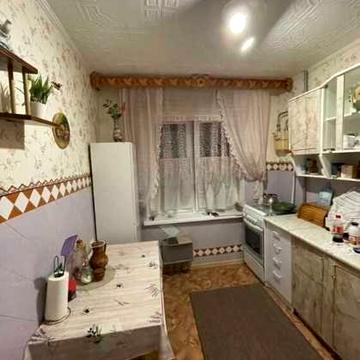 Продається 3 кімнатна квартира в житловому стані