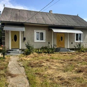 Будинок, в центрі с.Колінківці